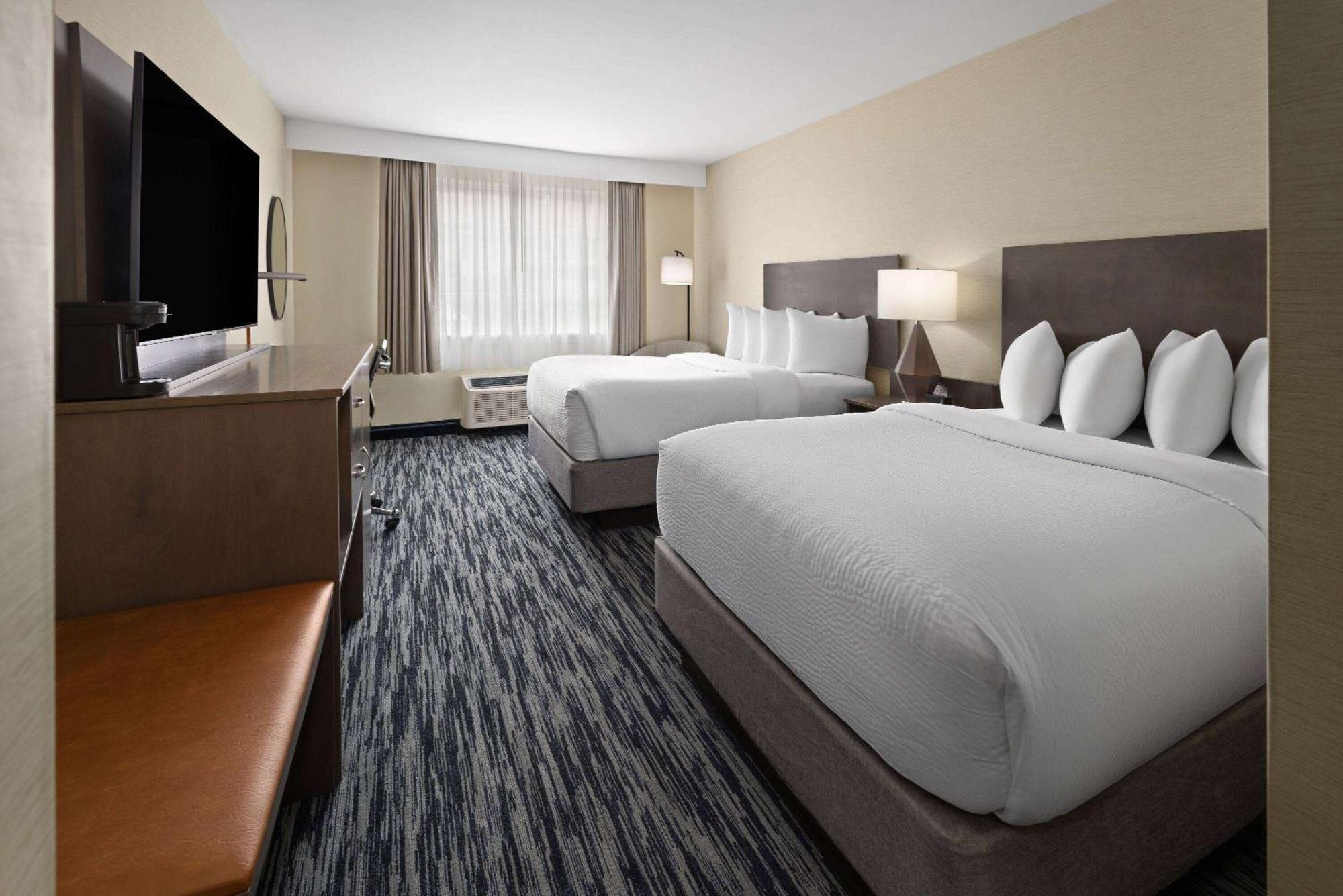Penn Harris Hotel Harrisburg, Trademark By Wyndham Exterior foto